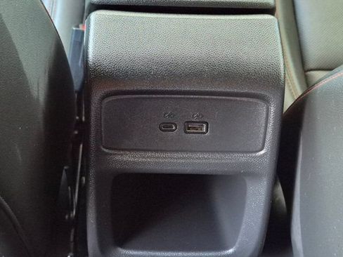 Used 2024 Chevrolet Trax RS w/ Sunroof Package FWD image 16
