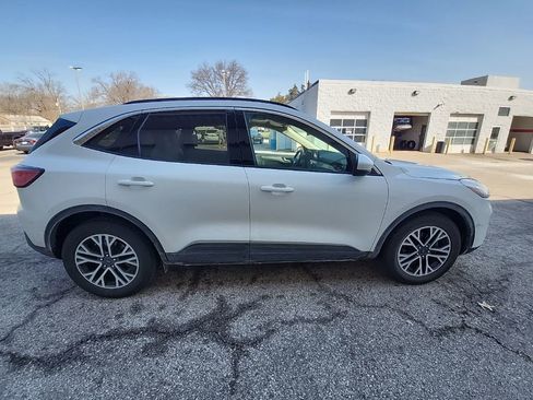 Used 2020 Ford Escape SEL image 6