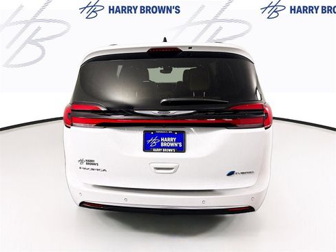 Used 2023 Chrysler Pacifica Pinnacle image 34