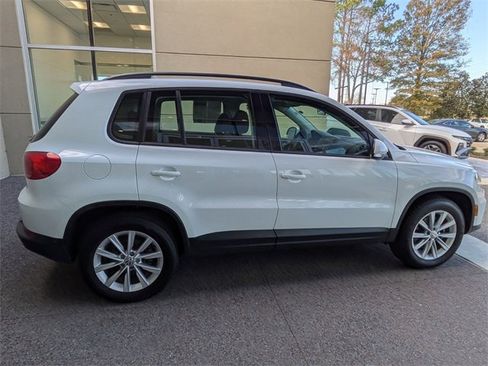 Used 2018 Volkswagen Tiguan Limited w/ Premium Package image 6