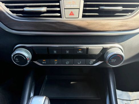 Used 2023 Nissan Altima 2.5 SV FWD image 18