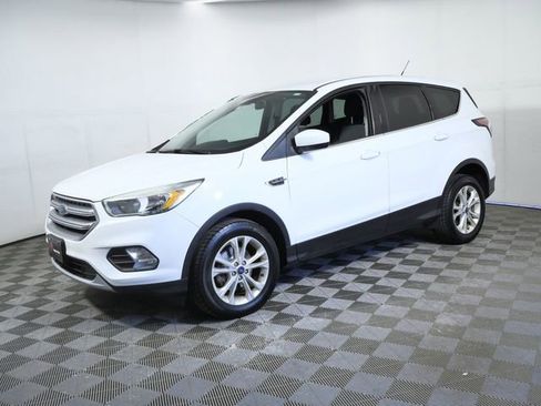 Used 2017 Ford Escape SE image 5