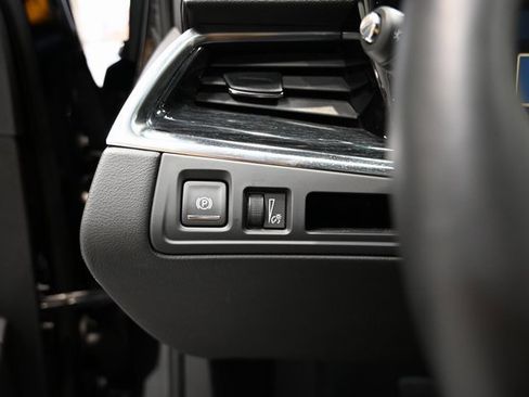 Used 2025 Cadillac XT5 Premium Luxury image 24