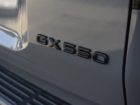 Used 2025 Lexus GX 550 AWD/4WD image 40