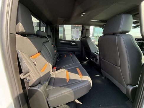 Used 2025 GMC Sierra 1500 AT4 w/ Technology Package AWD/4WD image 21