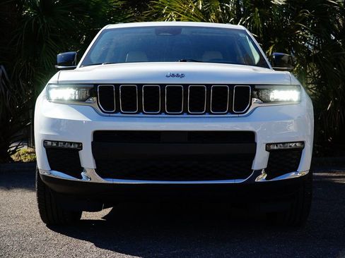 Used 2021 Jeep Grand Cherokee L Limited image 3
