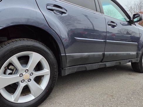 Used 2014 Subaru Outback 2.5i Premium image 16
