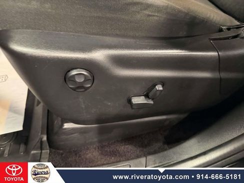 Used 2018 Jeep Grand Cherokee Laredo AWD/4WD image 15