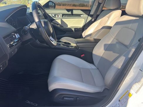 Used 2024 Honda Civic EX-L image 9
