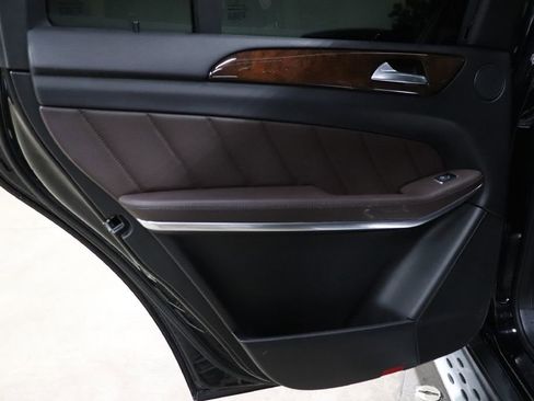 Used 2016 Mercedes-Benz GL 550 4MATIC image 14