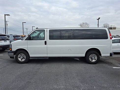 Used 2019 Chevrolet Express 3500 LT w/ LT Preferred Equipment Group image 4