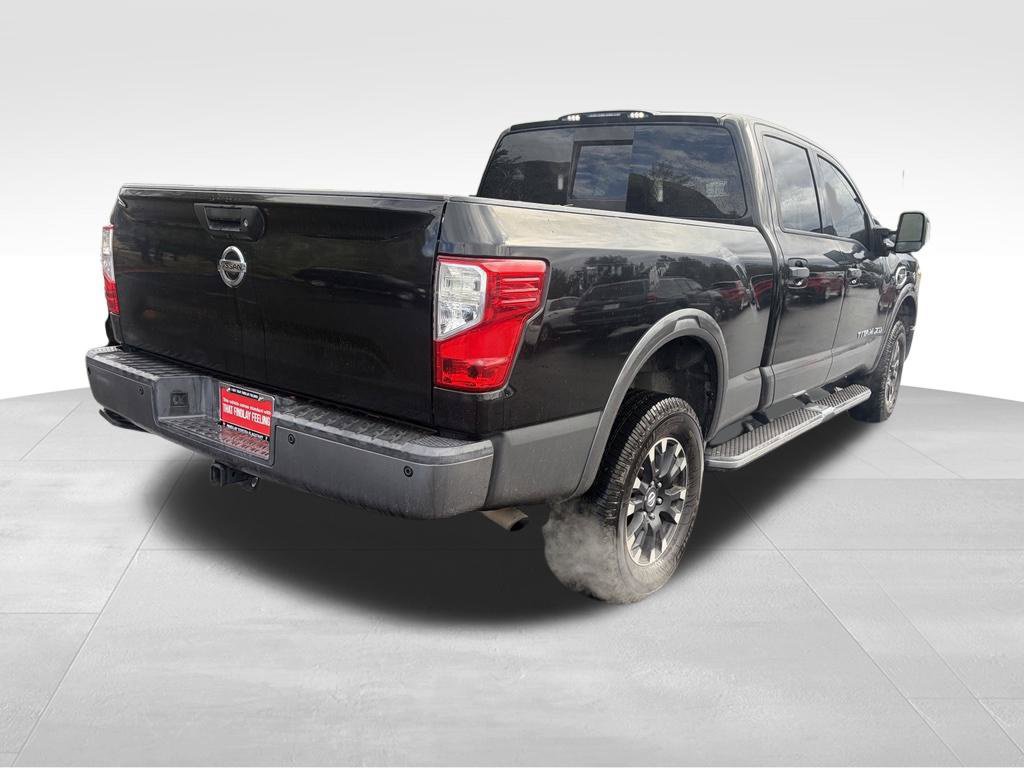 Used 2017 Nissan Titan PRO-4X w/ Pro-4x Convenience Package AWD/4WD image 7