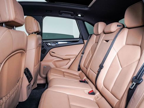 Used 2020 Porsche Macan image 17