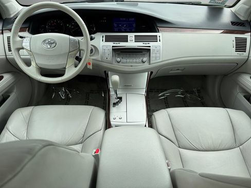 Used 2009 Toyota Avalon XLS FWD image 12