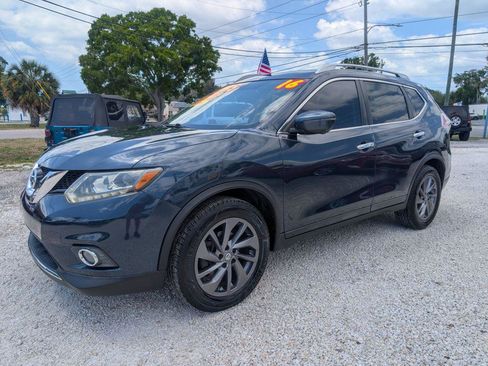 Used 2016 Nissan Rogue SL w/ SL Premium Package image 3