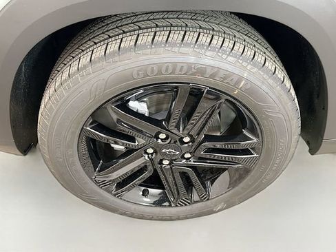 New 2026 Chevrolet Trax ACTIV w/ Sunroof Package image 32