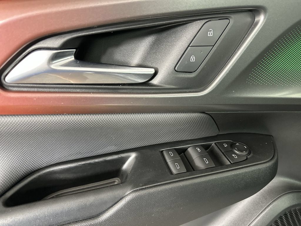 Used 2024 Chevrolet Equinox EV RS FWD image 24