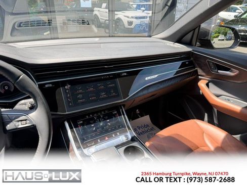 Used 2020 Audi Q8 Prestige w/ Prestige Package AWD/4WD image 31