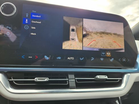 Used 2025 Chevrolet Equinox EV LT image 20