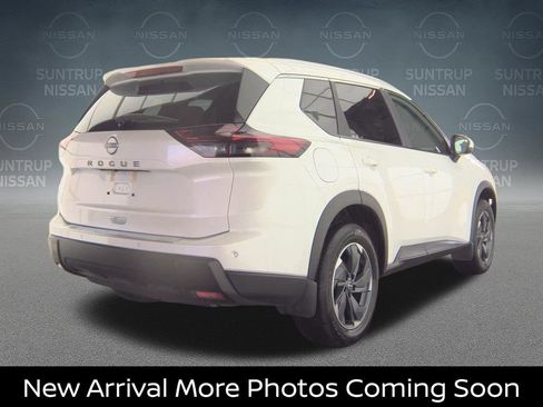 Certified 2025 Nissan Rogue SV w/ SV Premium Package FWD image 3