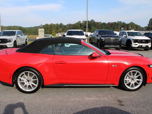 Used 2024 Ford Mustang GT Premium image 5