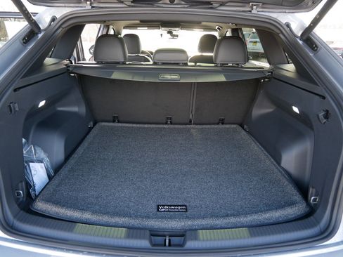 New 2026 Volkswagen Atlas Cross Sport SE image 7