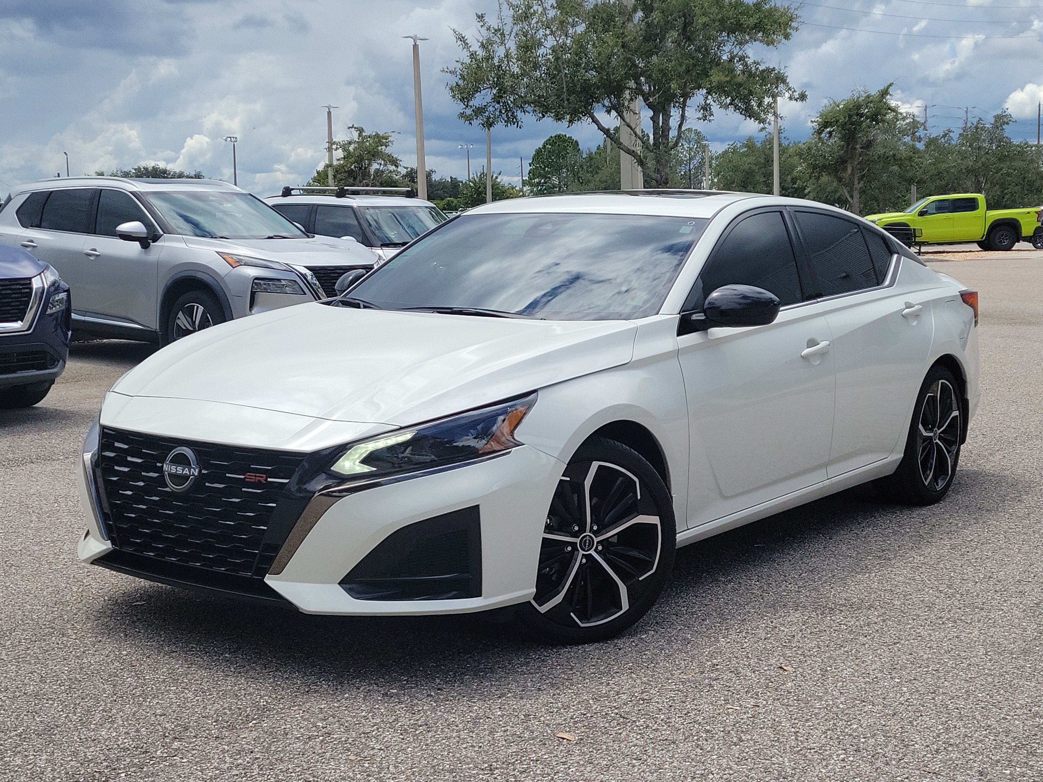 Certified 2025 Nissan Altima 2.5 SR w/ SR Premium Package FWD image 33