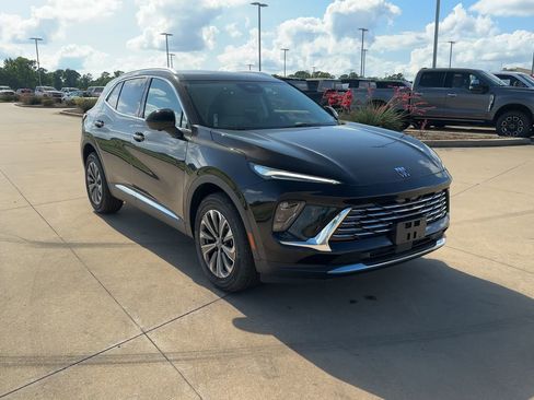 New 2025 Buick Envision Preferred image 2