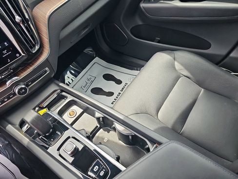 Used 2023 Volvo XC60 B5 Plus w/ Protection Package Premier FWD image 27