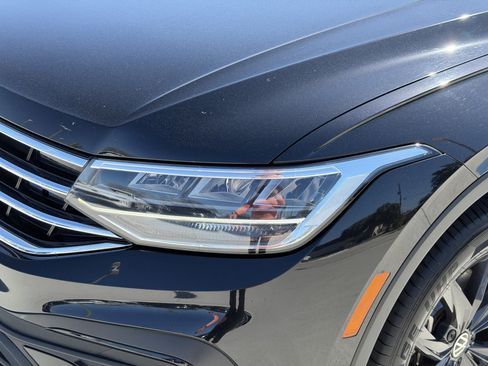 Used 2024 Volkswagen Tiguan SE image 8