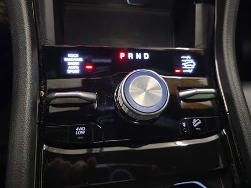 Used 2024 Jeep Grand Cherokee Overland w/ Luxury Tech Group IV image 17