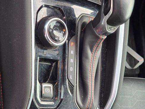 Used 2023 Chevrolet Colorado Z71 w/ Z71 Convenience Package 2 AWD/4WD image 14