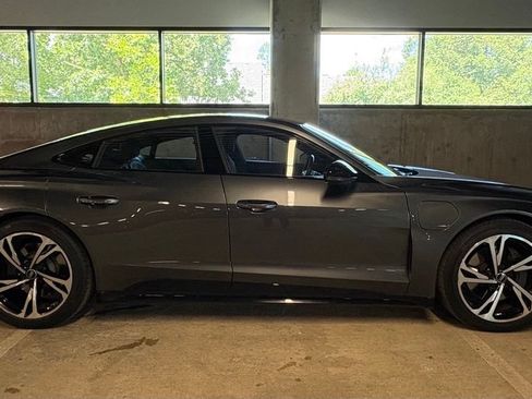 Used 2023 Audi e-tron GT Prestige AWD/4WD image 9