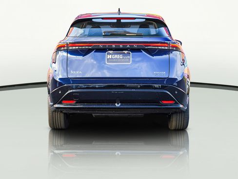 Used 2024 Nissan Ariya AWD image 7