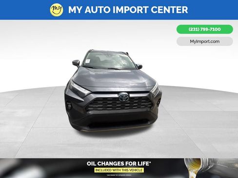Used 2022 Toyota RAV4 Limited AWD/4WD image 2