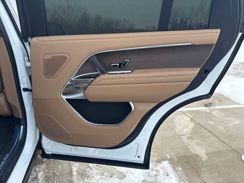 New 2026 Land Rover Range Rover Long Wheelbase SE image 17