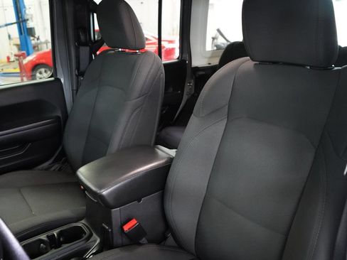 Used 2021 Jeep Wrangler Unlimited Sport AWD/4WD image 18