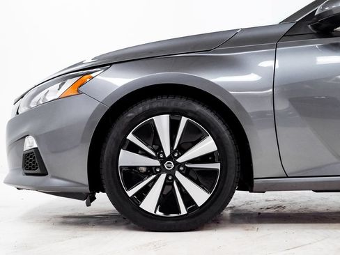 Used 2022 Nissan Altima 2.5 SV FWD image 25