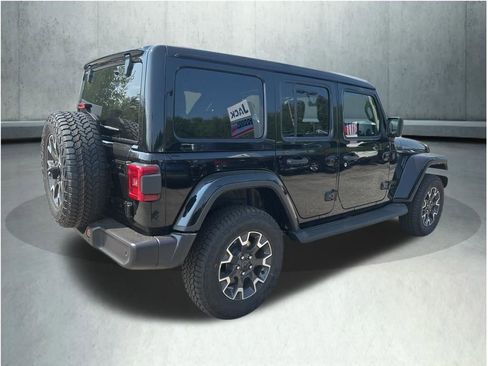 New 2025 Jeep Wrangler Unlimited Sahara AWD/4WD image 9