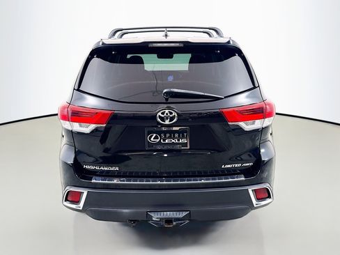 Used 2017 Toyota Highlander Limited Platinum AWD/4WD image 6