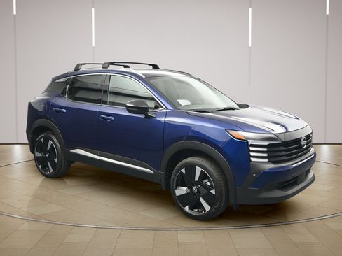 Certified 2026 Nissan Kicks SR FWD image 1