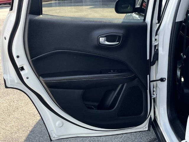 Used 2020 Jeep Compass Latitude FWD image 19