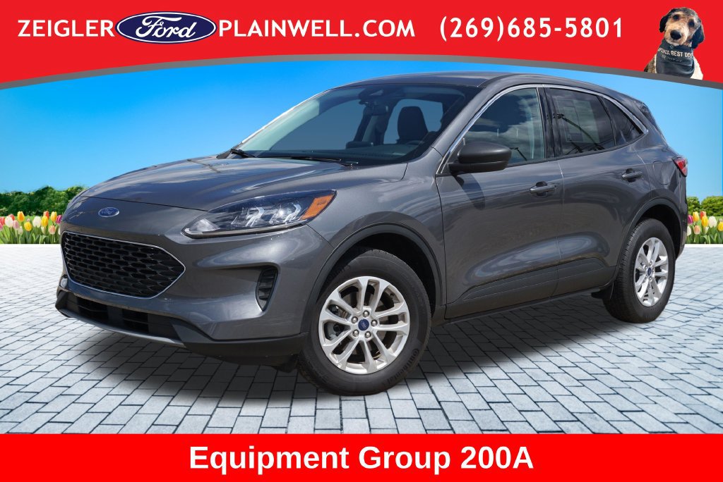 Used 2022 Ford Escape SE w/ Cold Weather Package AWD/4WD image 1