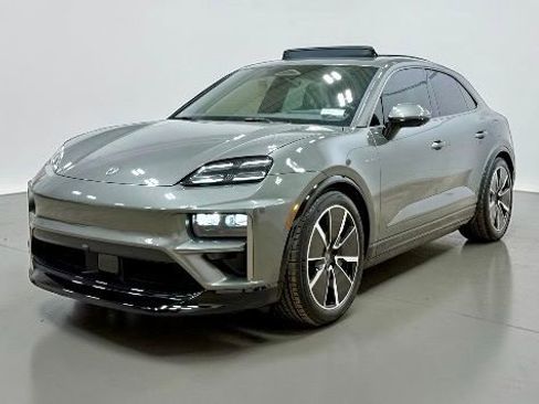 Used 2025 Porsche Macan Turbo Electric image 8