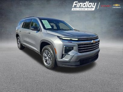Used 2025 Chevrolet Traverse LT