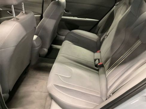 Used 2023 Hyundai Elantra SEL w/ Convenience Package image 14