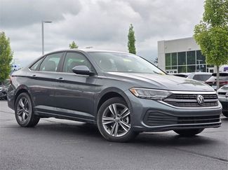 Used 2024 Volkswagen Jetta SE video 2