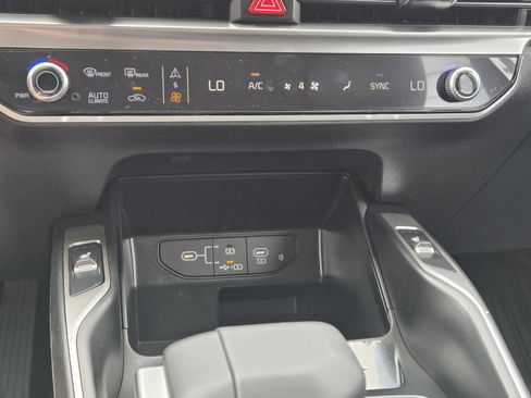 New 2025 Kia Sorento S w/ Panoramic Sunroof Package image 26