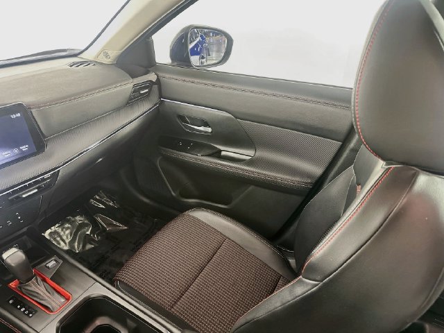 Used 2025 Nissan Kicks SR FWD image 22