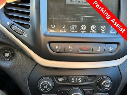 Used 2017 Jeep Cherokee High Altitude w/ Technology Group image 12